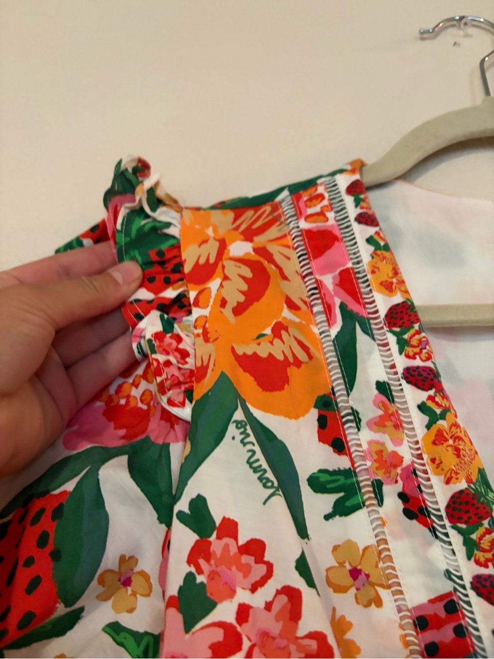 Farm Rio Flowerful Sketch Romper size XL Strawberry Print Jumpsuit - Picture 10 of 10